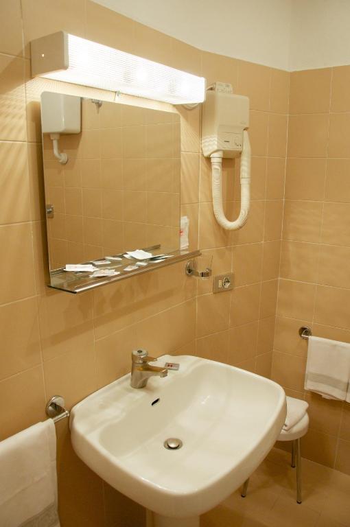 Hotel Milano Πιστόια Εξωτερικό φωτογραφία
